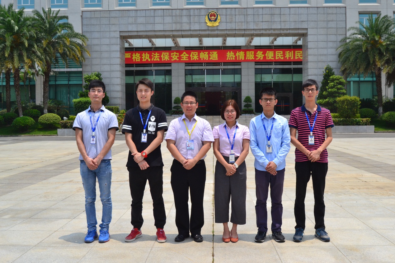 專業(yè)服務(wù)團(tuán)隊(duì)