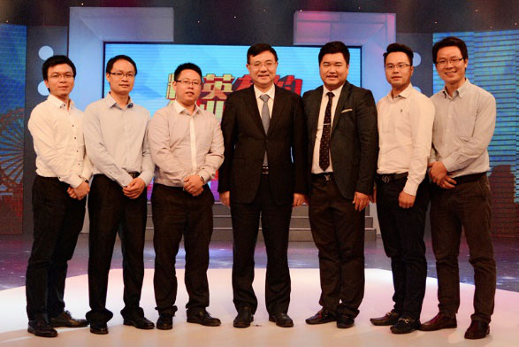 圖3 薛書記與我司董事會成員合影