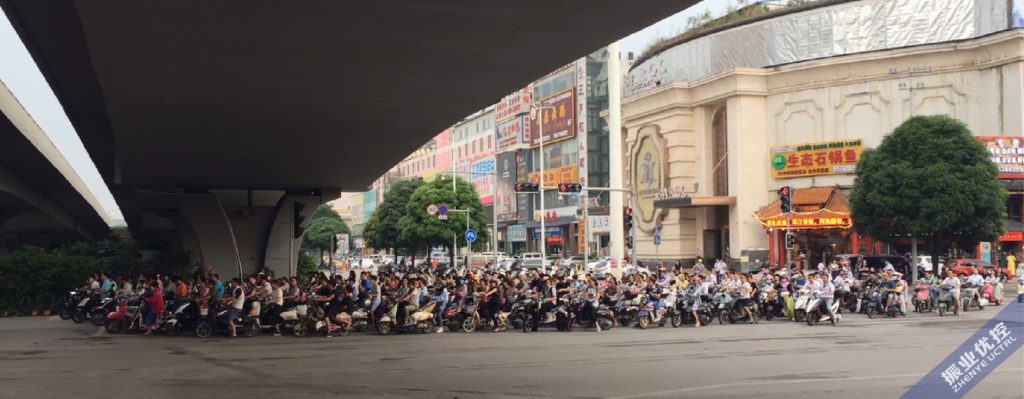 圖10 “蓄水”管理非機動車，解決機非沖突