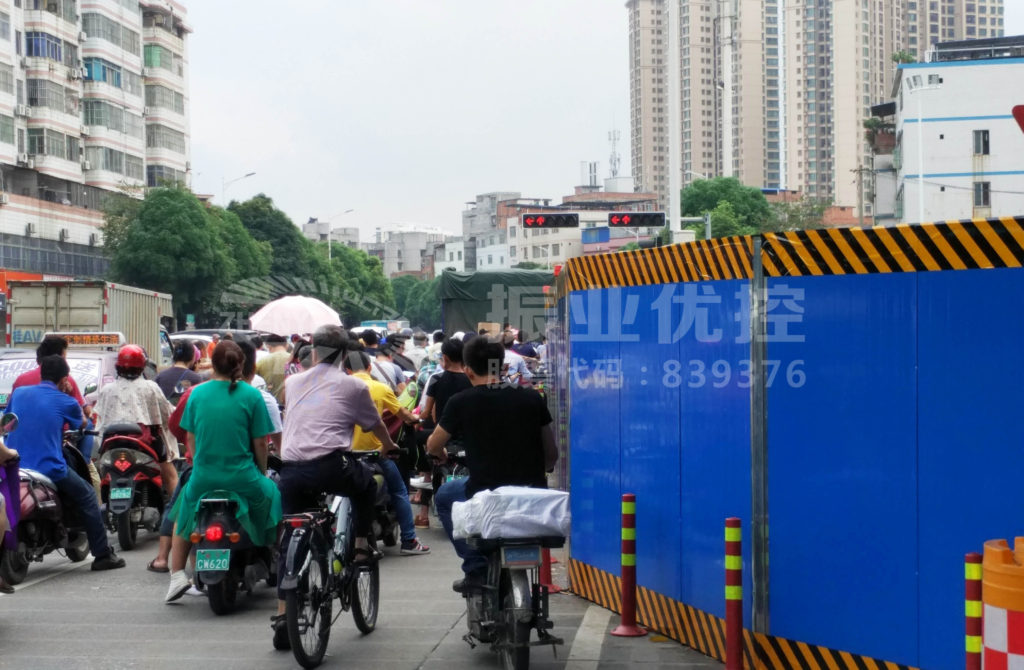 圖5 西進口非機動車混合行駛