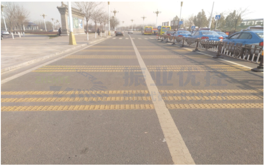 圖8 人行橫道前設置震蕩標線