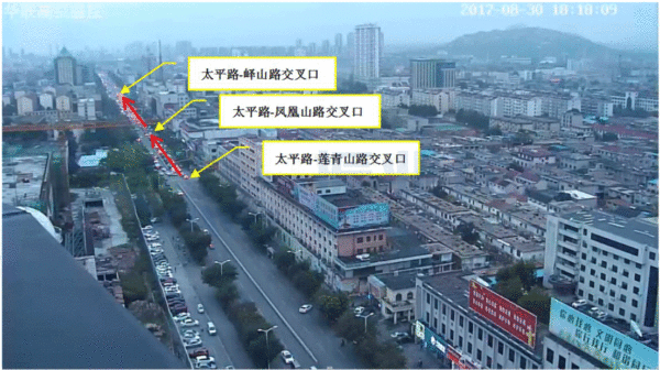 圖4 太平路西往東方向晚高峰時(shí)段高空監(jiān)控畫(huà)面（優(yōu)化前）