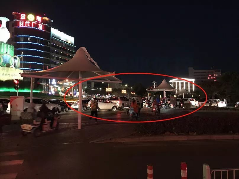 圖4對放相位車流沖突,人車沖突