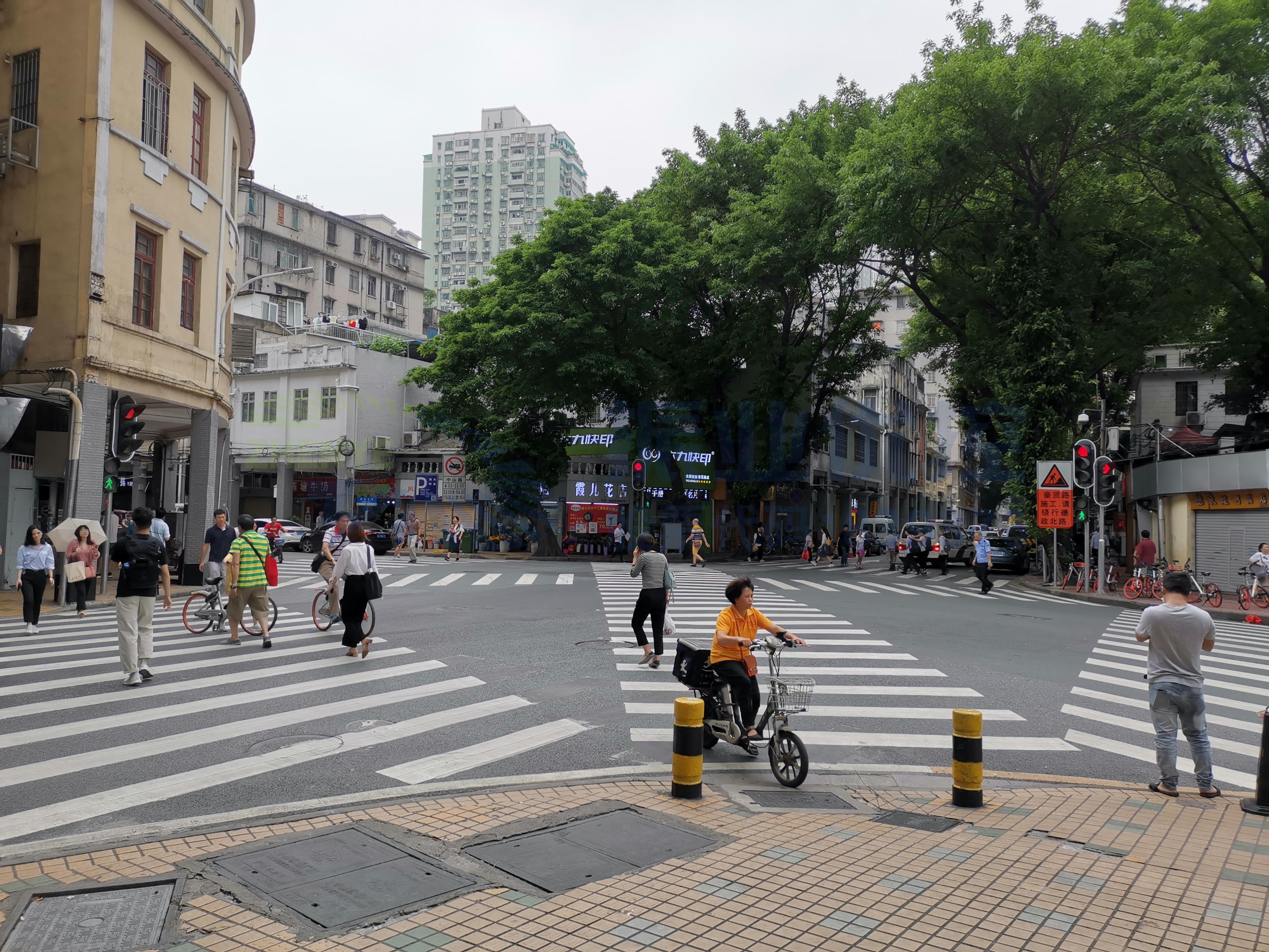 圖3 路口對角斑馬線示意圖