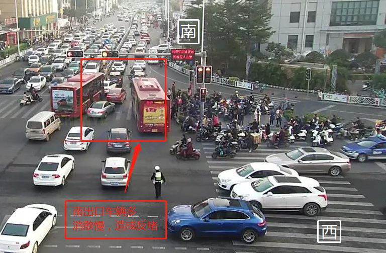 圖5 路口南出口反堵現(xiàn)象（優(yōu)化前）