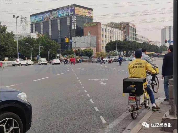 圖4 東北-西南方向?qū)切略龇菣C(jī)動車道