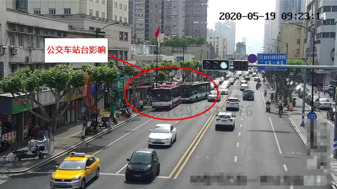 圖4 公交車?？空竞笳加密嚨? width=
