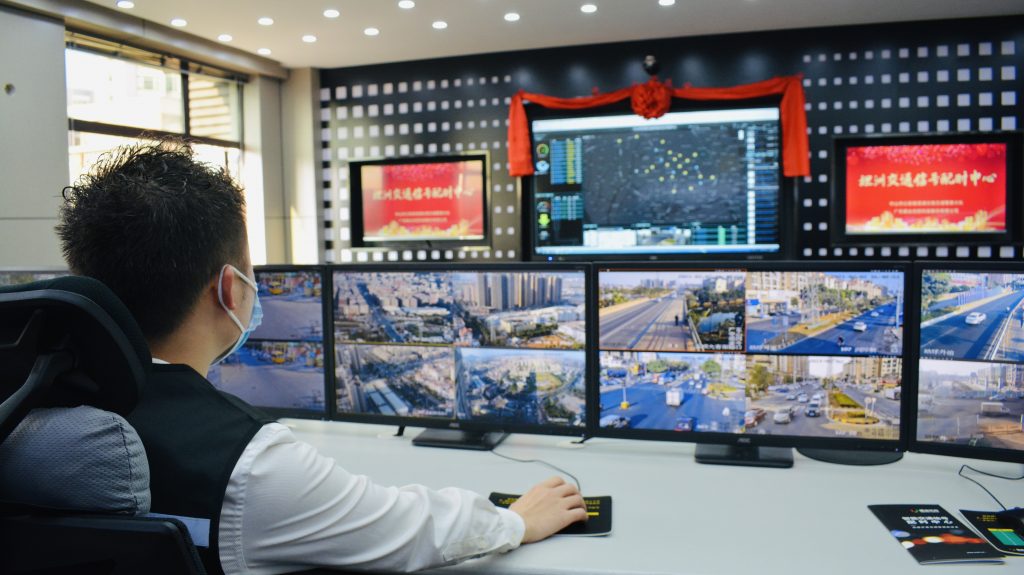 振業(yè)優(yōu)控技術(shù)團(tuán)隊檢測路口路段運行情況