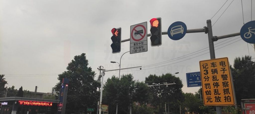 圖5 加裝左轉信號燈