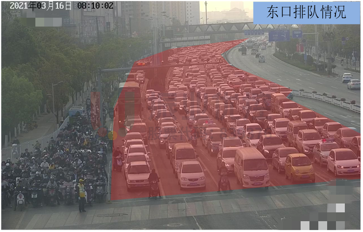 圖4 高峰時(shí)段路口排隊(duì)情況