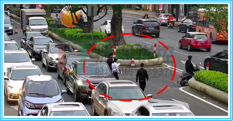 圖6 掉頭口行人亂行現(xiàn)象