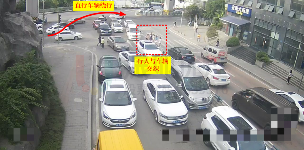 圖5 出口道車(chē)輛回溢造成的擁堵現(xiàn)象