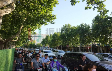 圖6 老八一路口南進口機動車排隊情況