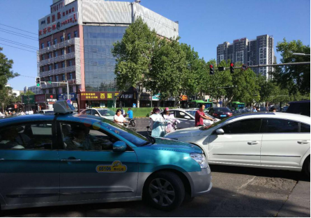 圖4 路口內機非混行沖突