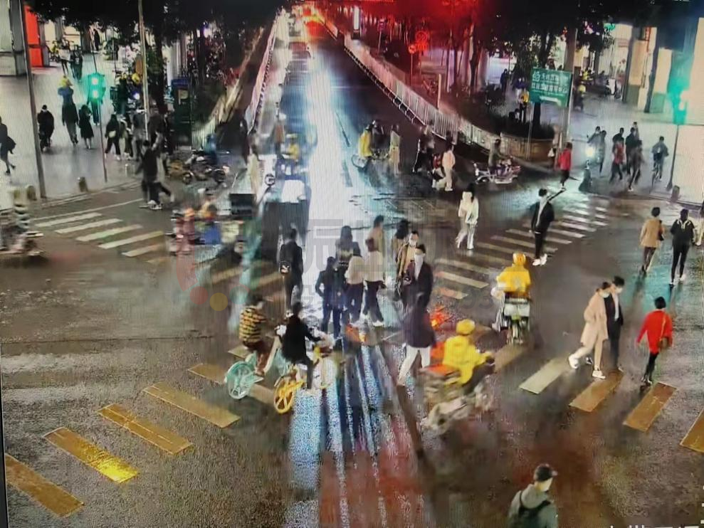 圖11 興國(guó)興盛路口優(yōu)化后行人過(guò)街情況