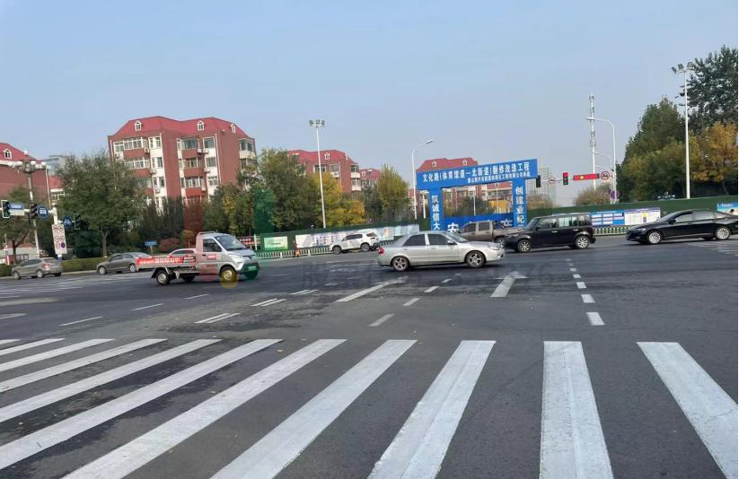 圖4 路口南進口直行車道閑置