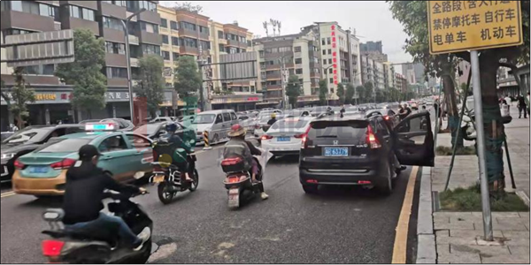 圖7 南出口車輛臨時(shí)停靠影響示意圖