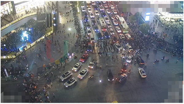 圖2 萬象城開業(yè)當(dāng)天長(zhǎng)平-金環(huán)路口交通情況圖