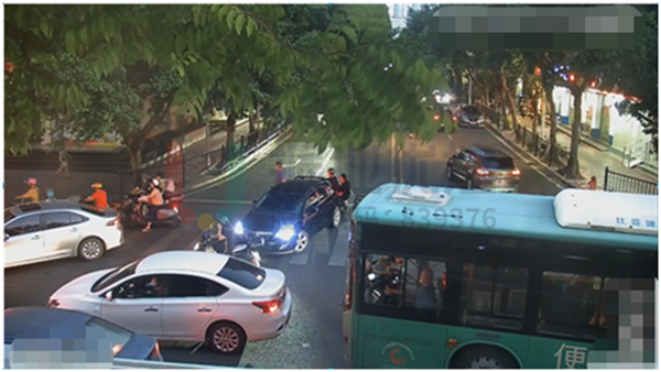 圖9 長(zhǎng)平-金環(huán)路口西進(jìn)口排隊(duì)至長(zhǎng)平-公信路口