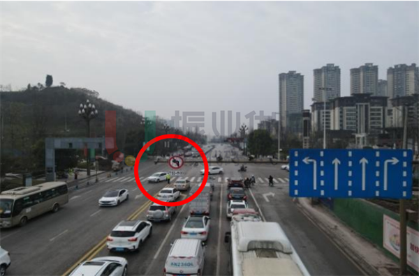 圖7 增設(shè)禁左時(shí)段指示牌（優(yōu)化后）