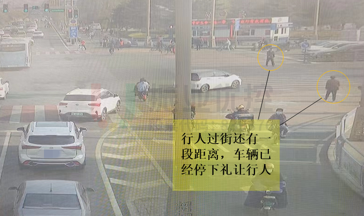 圖2 消防崗南進(jìn)口機(jī)動(dòng)車與行人、非機(jī)動(dòng)車沖突