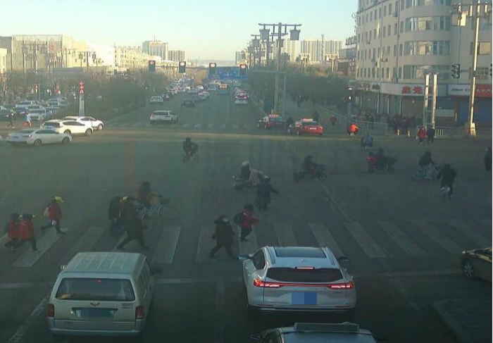 圖11 早高峰消防崗-醫(yī)衛(wèi)崗路段優(yōu)化前后對(duì)比