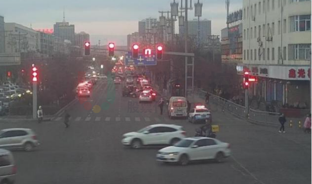 圖12 晚高峰消防崗-醫(yī)衛(wèi)崗路段優(yōu)化前后對(duì)比