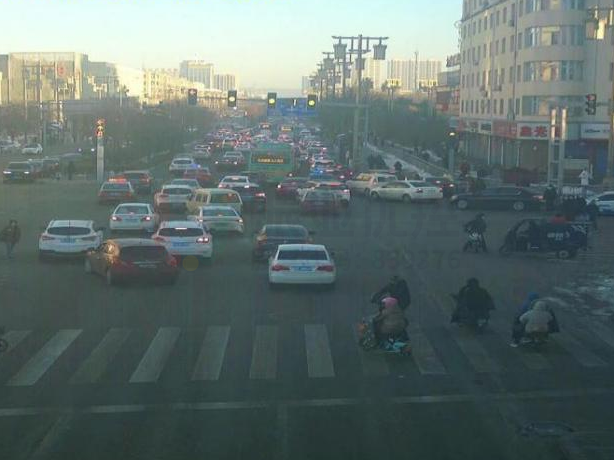 圖11 早高峰消防崗-醫(yī)衛(wèi)崗路段優(yōu)化前后對(duì)比